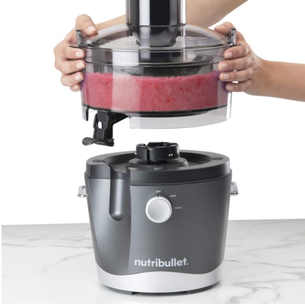 🍎🍊🥬 Like New! NutriBullet Compact Electric Juicer - 800 Watt, 6 Cup